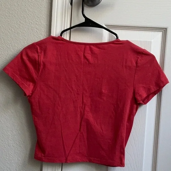 Women's Red Me to We crop Top- size small - Picture 3 of 3